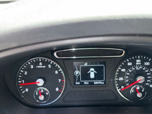 Used 2018 Kia Sorento FWD image 9