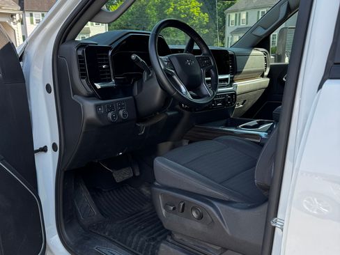Used 2025 Chevrolet Silverado 2500 LT w/ Trail Boss Package AWD/4WD image 10