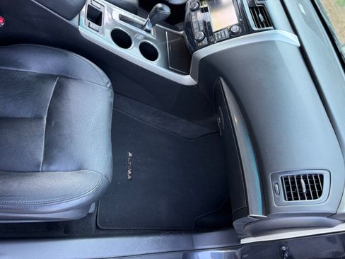Used 2013 Nissan Altima 3.5 SL w/ Technology Pkg FWD image 9