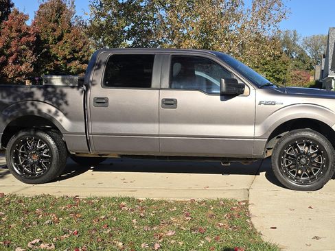 Used 2014 Ford F150 XLT image 1