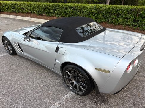 Used 2012 Chevrolet Corvette Grand Sport w/ 3LT Preferred Equipment Group RWD image 4