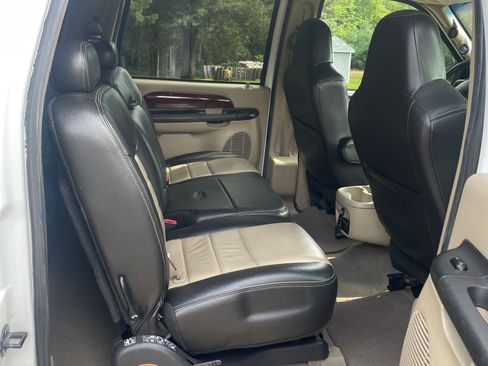 Used 2005 Ford Excursion Eddie Bauer image 27
