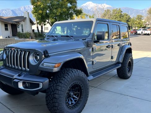 Used 2021 Jeep Wrangler Unlimited Sahara w/ Cold Weather Group image 12