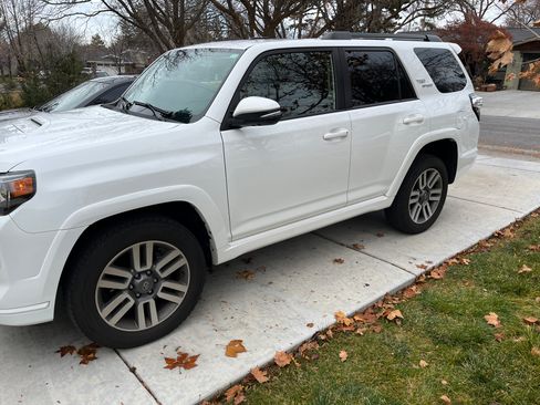 Used 2022 Toyota 4Runner TRD Sport w/ Technology Package image 5