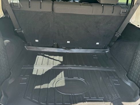 Used 2016 Jeep Wrangler Unlimited Sahara AWD/4WD image 9