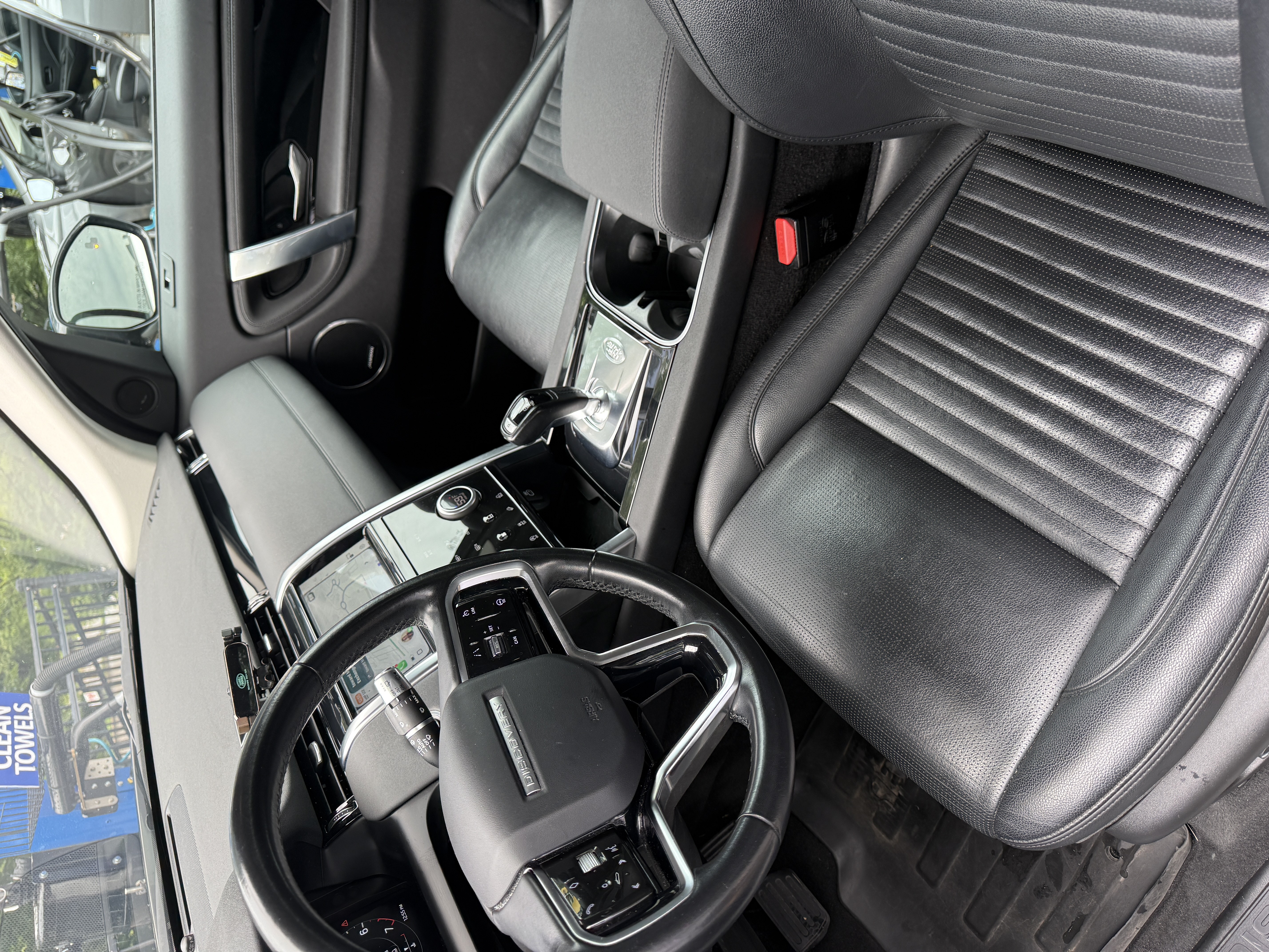 Used 2021 Land Rover Discovery Sport SE AWD/4WD image 14