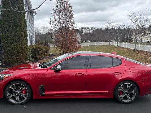 Used 2018 Kia Stinger GT2 image 2