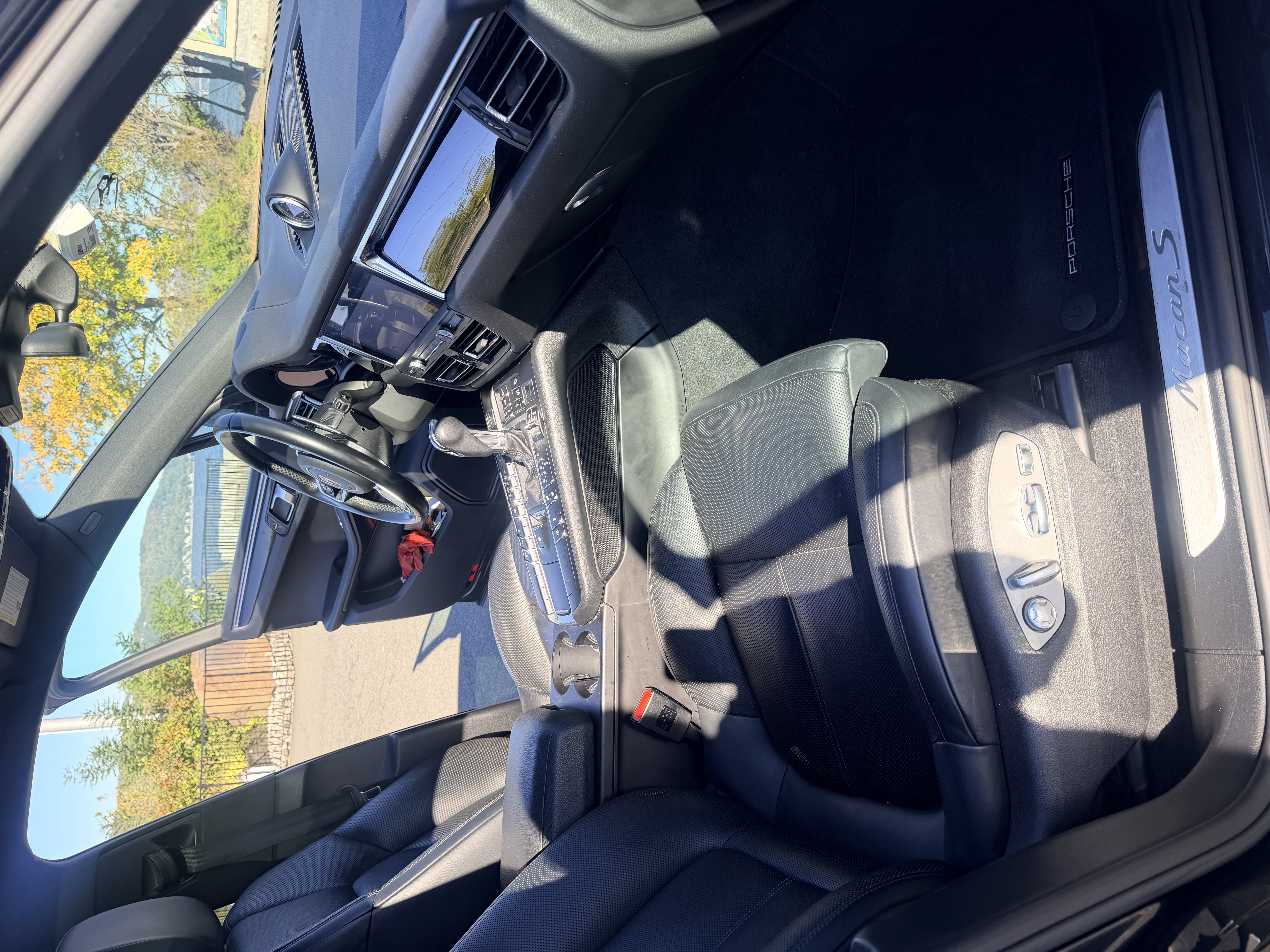 Used 2020 Porsche Macan S AWD/4WD image 17