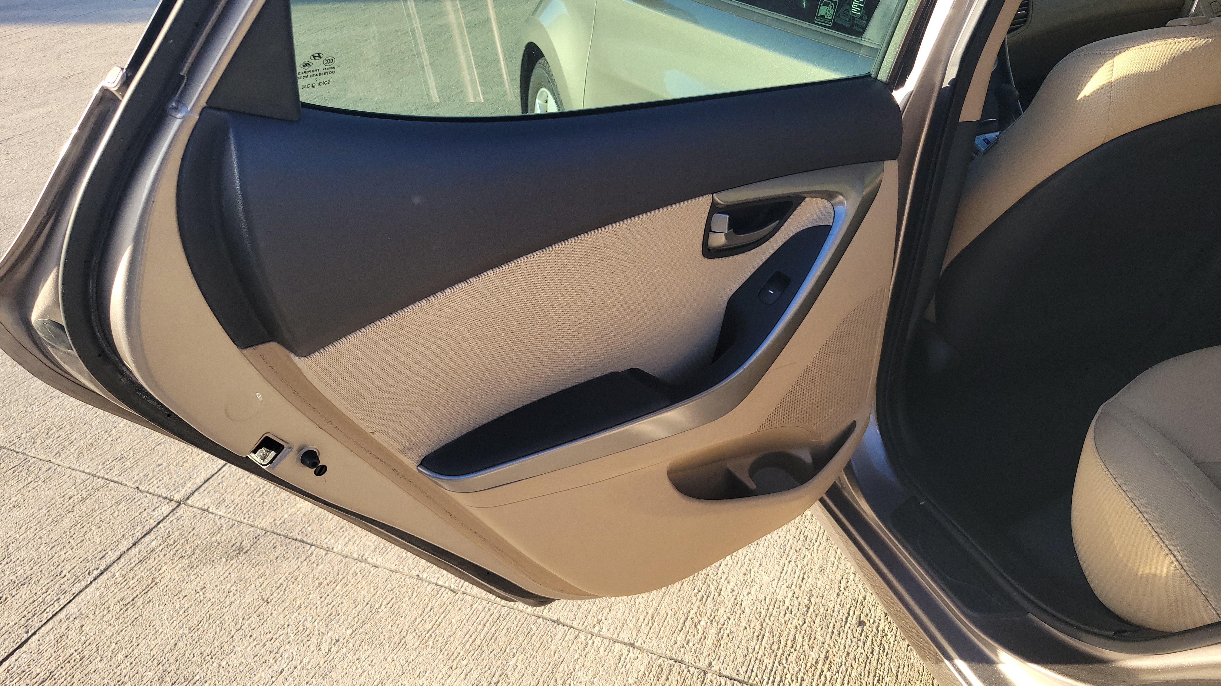 Used 2013 Hyundai Elantra GLS w/ Preferred Pkg FWD image 17