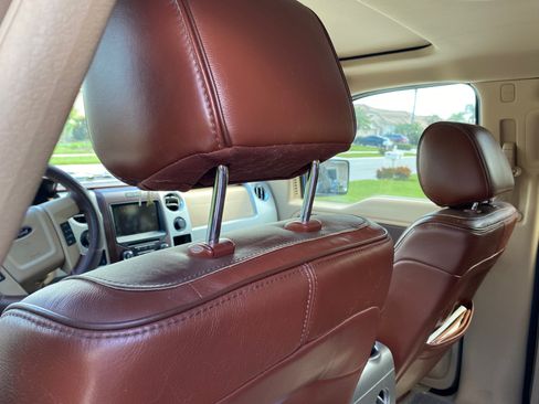 Used 2013 Ford F150 King Ranch w/ King Ranch Luxury Pkg image 13