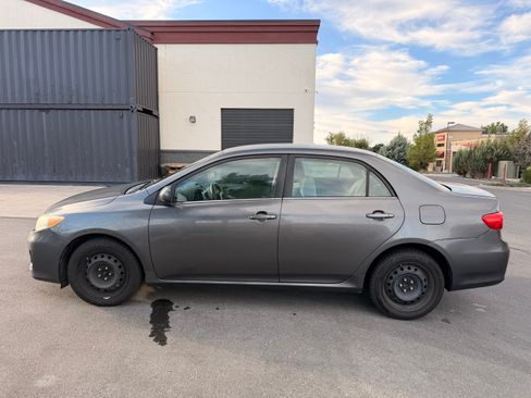 Used 2013 Toyota Corolla LE FWD image 4