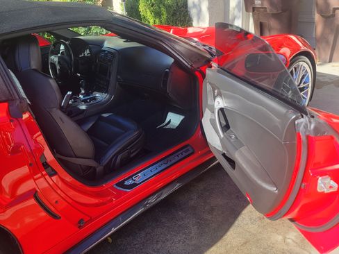 Used 2013 Chevrolet Corvette 427 w/ 1SB Preferred Equipment Group image 14