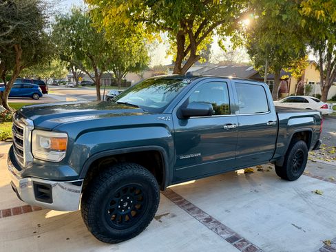 Used 2014 GMC Sierra 1500 SLE w/ Suspension Package, Off-Road image 1