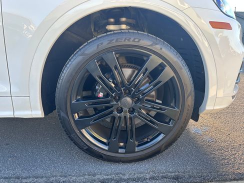 Used 2020 Audi SQ5 Premium Plus w/ Premium Plus Package image 21
