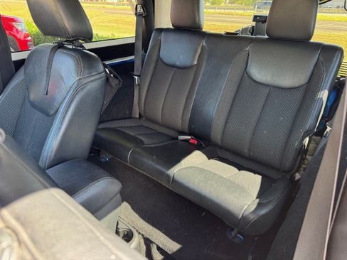 Used 2016 Jeep Wrangler Sahara image 12