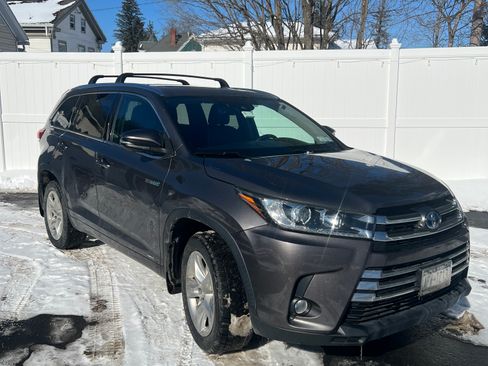 Used 2017 Toyota Highlander Limited image 1