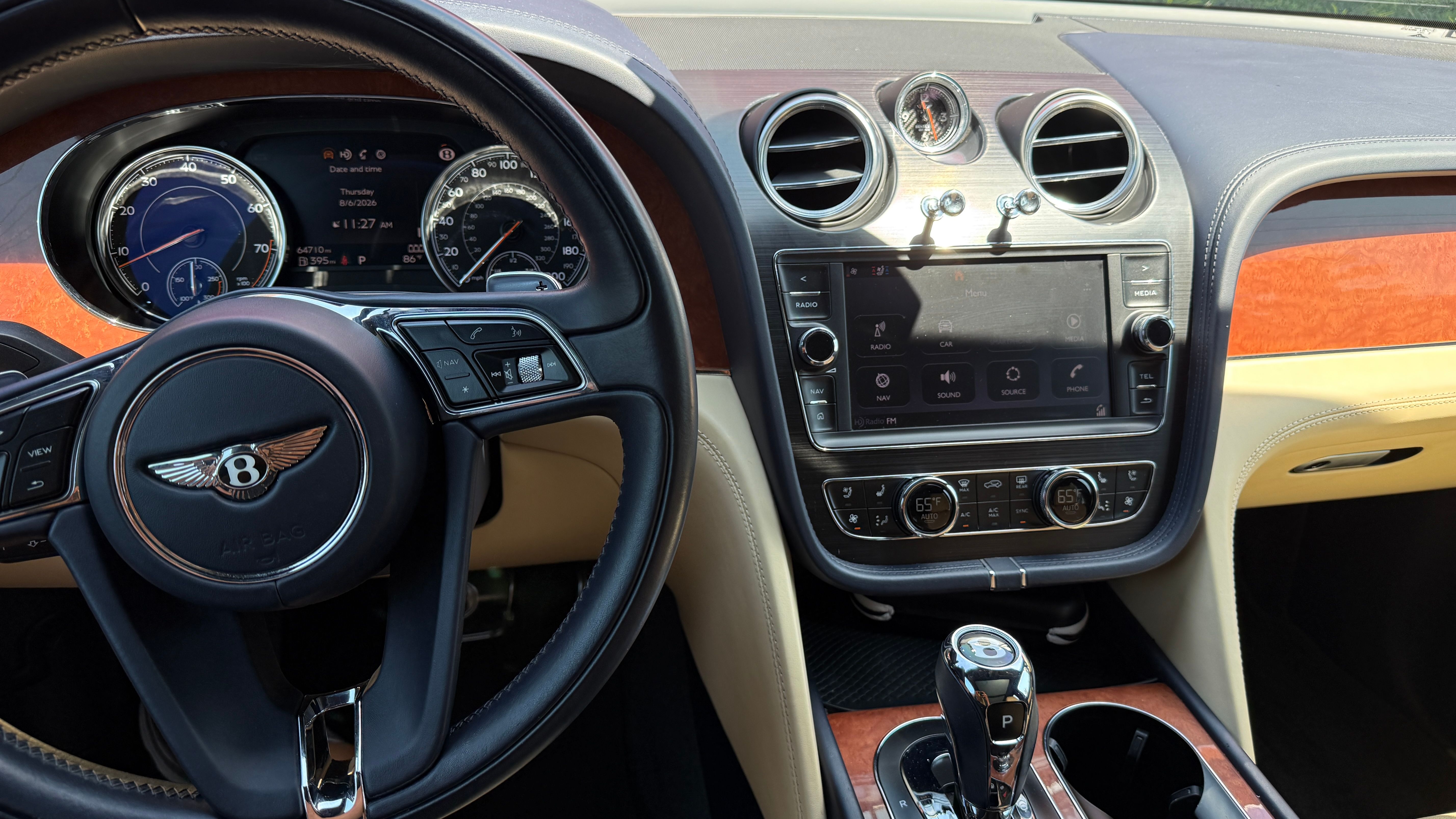 Used 2019 Bentley Bentayga AWD/4WD image 21