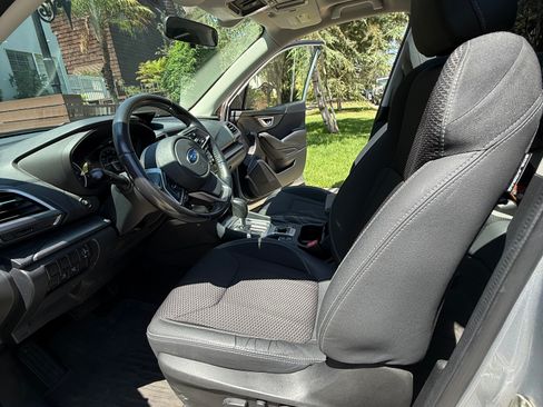 Used 2019 Subaru Forester Premium AWD/4WD image 9