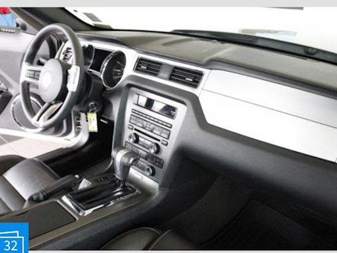 Used 2012 Ford Mustang Premium image 23