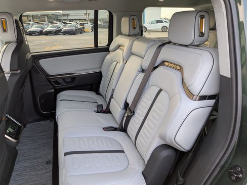 Used 2023 Rivian R1S Adventure image 16