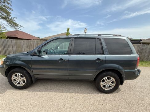 Used 2005 Honda Pilot EX image 1