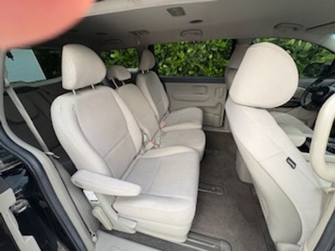 Used 2016 Kia Sedona LX w/ LX Convenience Package image 14