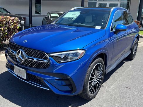 Used 2025 Mercedes-Benz GLC 300 4MATIC image 1