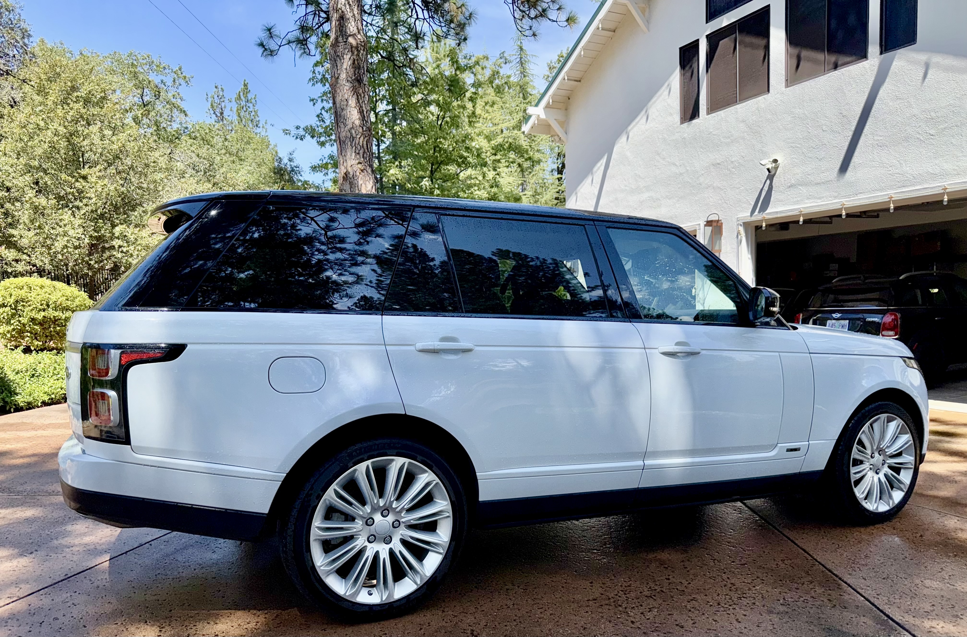 Used 2020 Land Rover Range Rover Long Wheelbase HSE AWD/4WD image 17