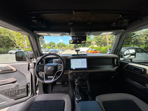 Used 2022 Ford Bronco Wildtrak image 11