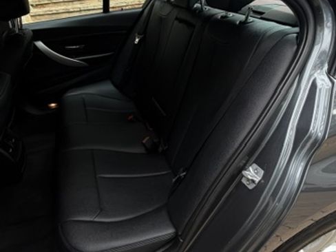 Used 2015 BMW 320i Sedan RWD image 22