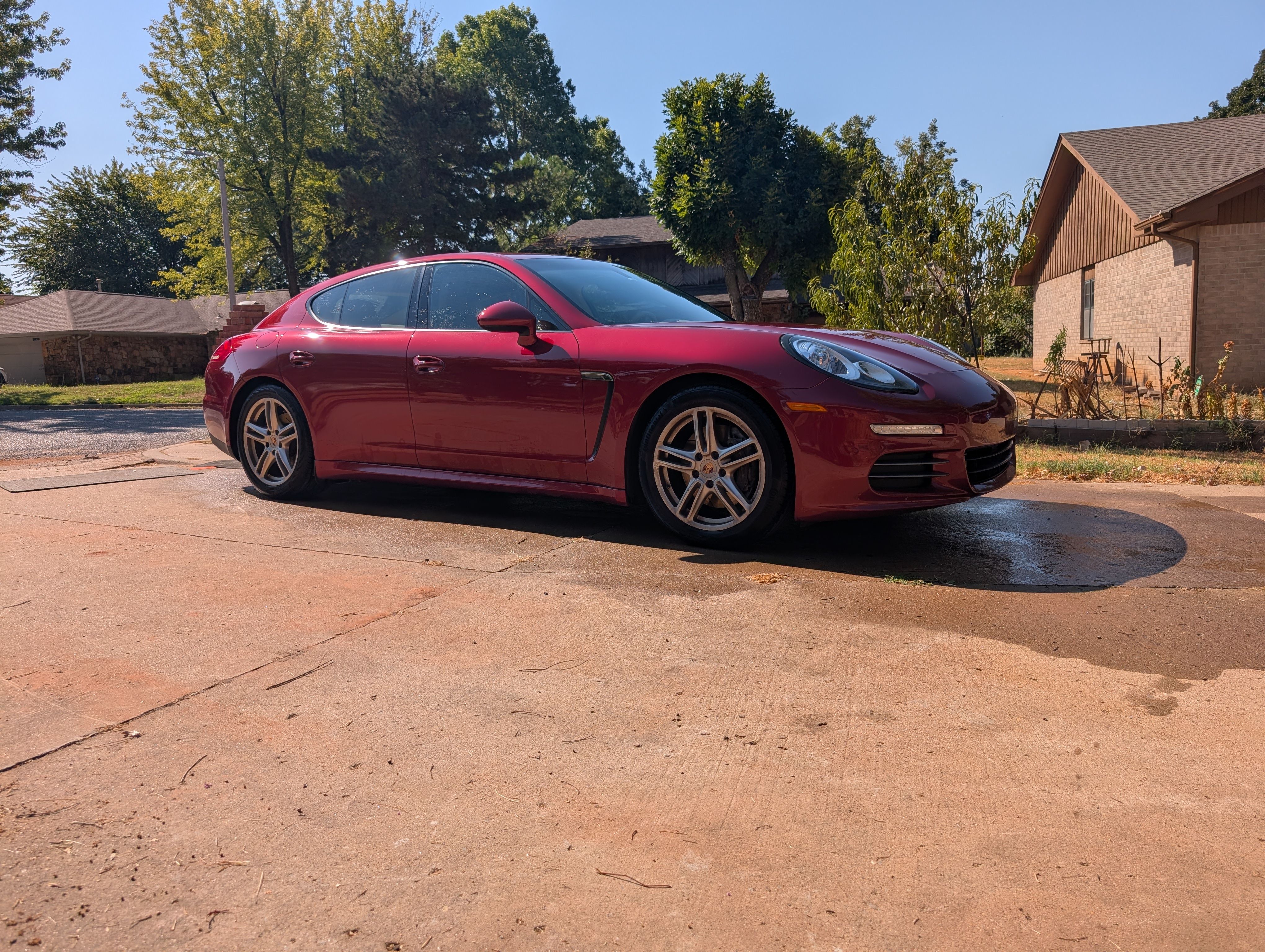 Used 2014 Porsche Panamera 4 AWD/4WD image 1