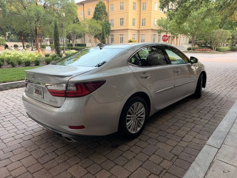 Used 2017 Lexus ES 350 FWD image 6