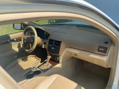 Used 2008 Mercedes-Benz C 300 4MATIC Sedan image 16