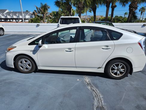 Used 2011 Toyota Prius Two image 4