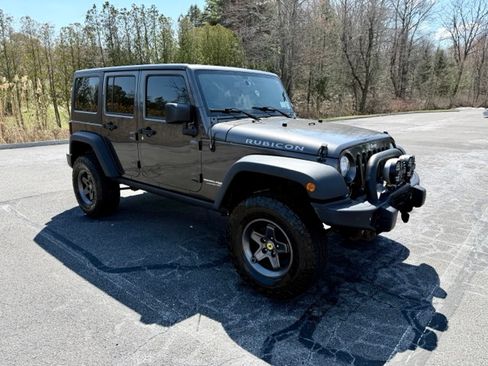 Used 2018 Jeep Wrangler Unlimited Rubicon w/ Cold Weather Group AWD/4WD image 5