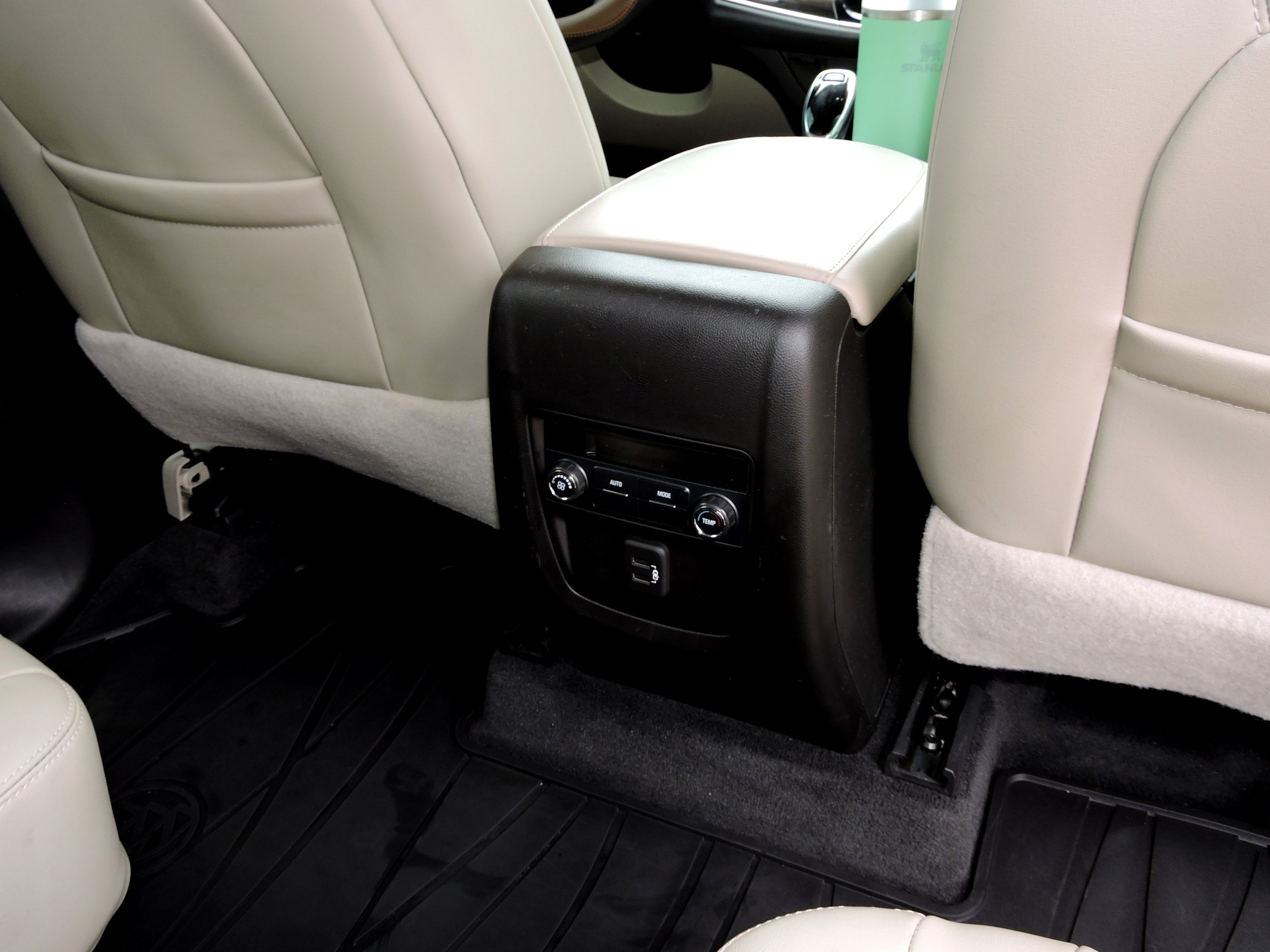 Used 2019 Buick Enclave Essence FWD image 29