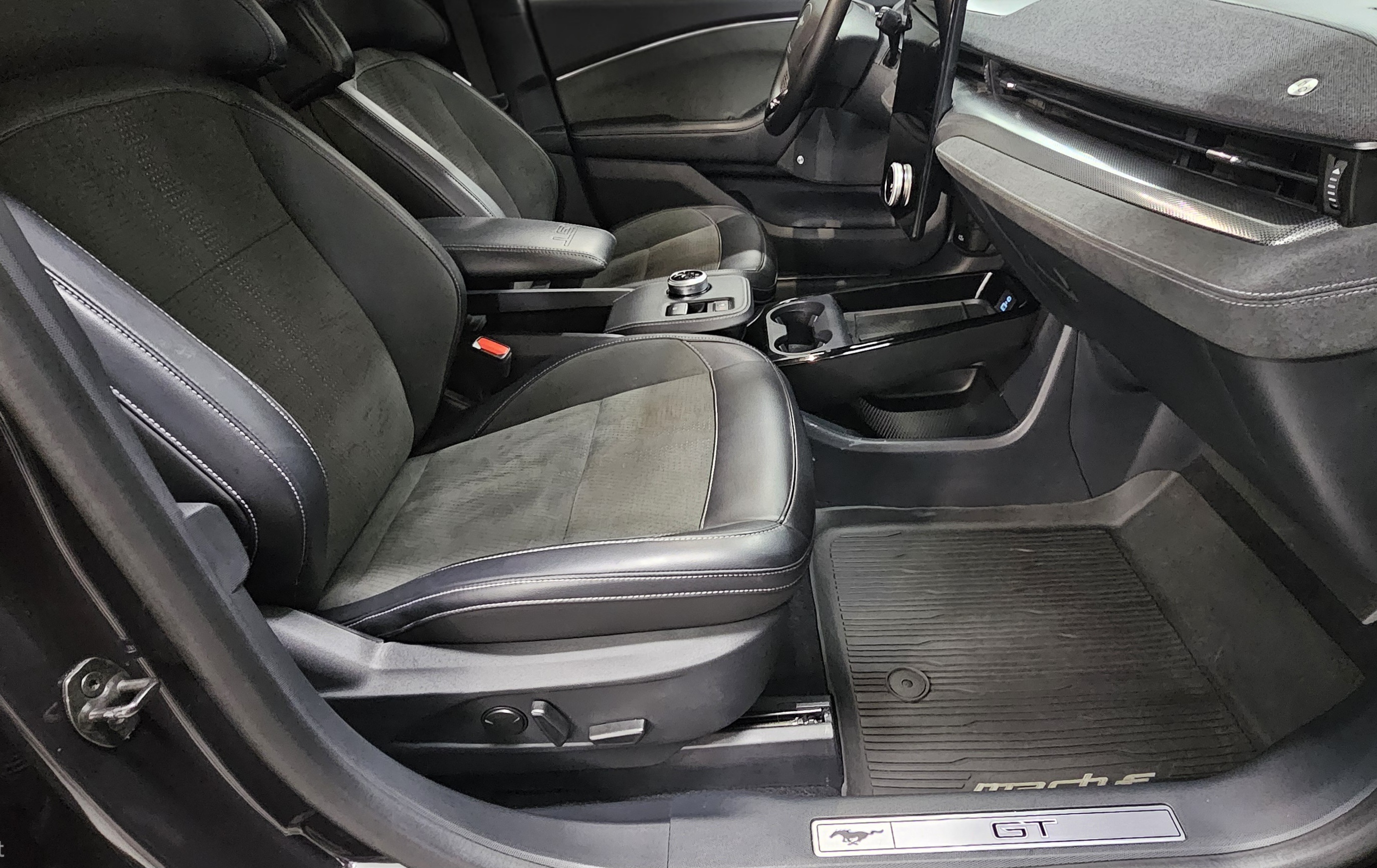 Used 2022 Ford Mustang Mach-E GT w/ GT Performance Edition AWD/4WD image 19