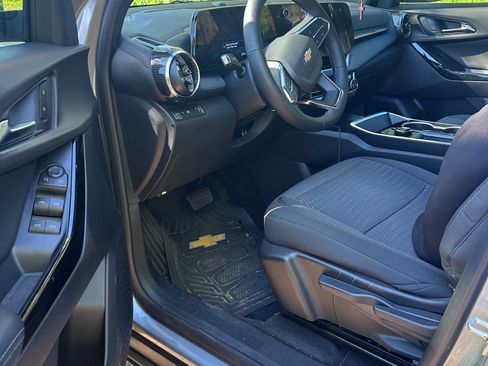 Used 2026 Chevrolet Equinox LT image 16