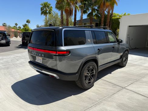Used 2023 Rivian R1S Adventure image 17