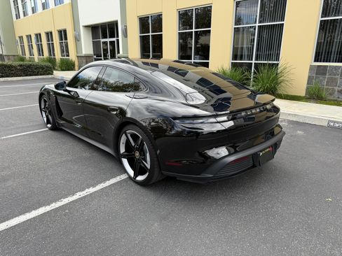 Used 2022 Porsche Taycan 4S image 10