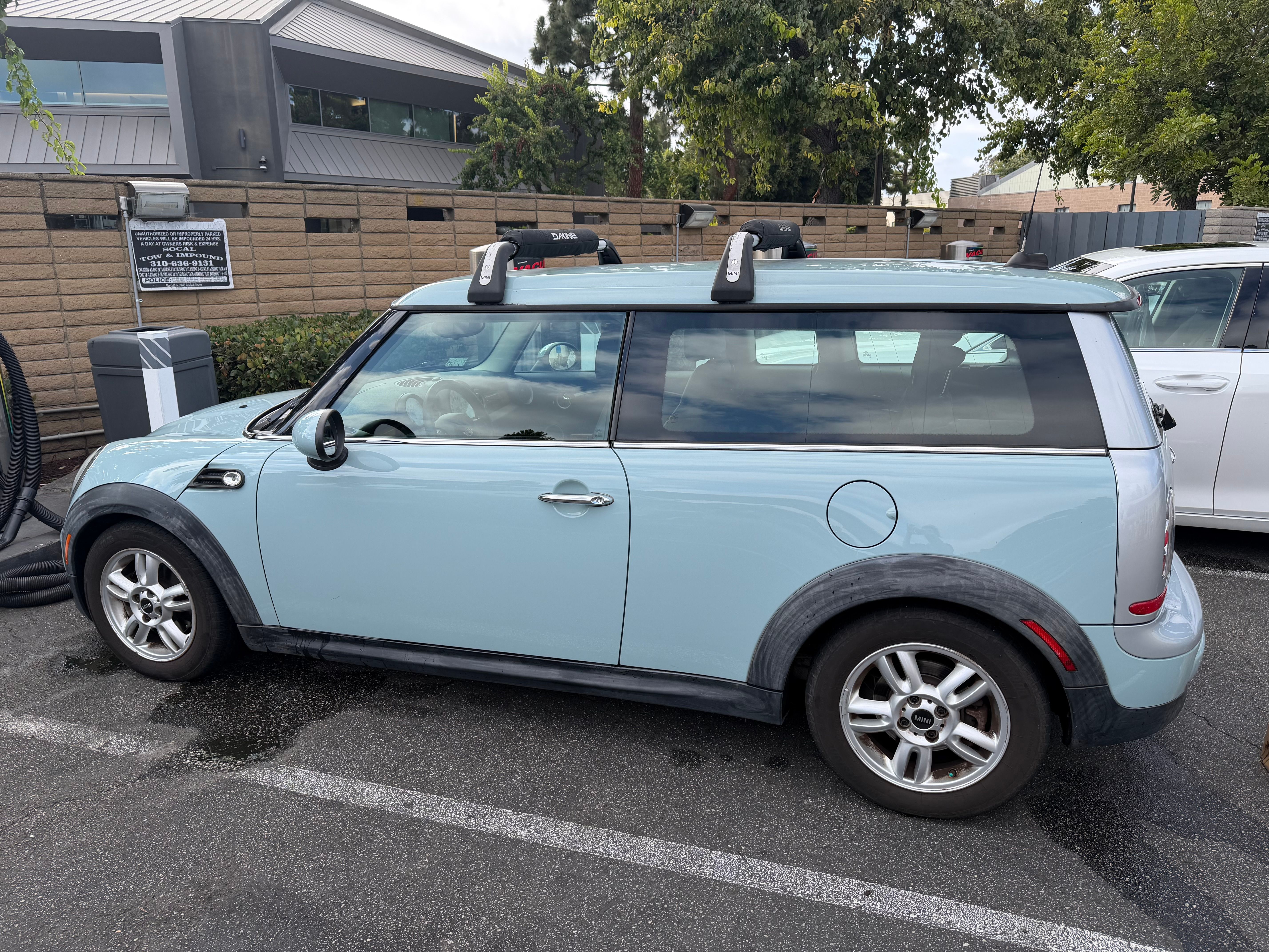 Used 2012 MINI Cooper Clubman FWD image 6