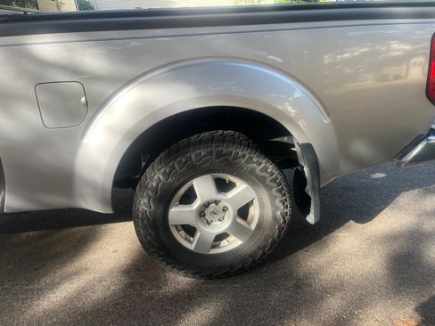 Used 2006 Nissan Frontier SE w/ (P01) Power Pkg AWD/4WD image 19