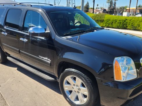 Used 2013 GMC Yukon XL SLT w/ Regional Value Package image 5