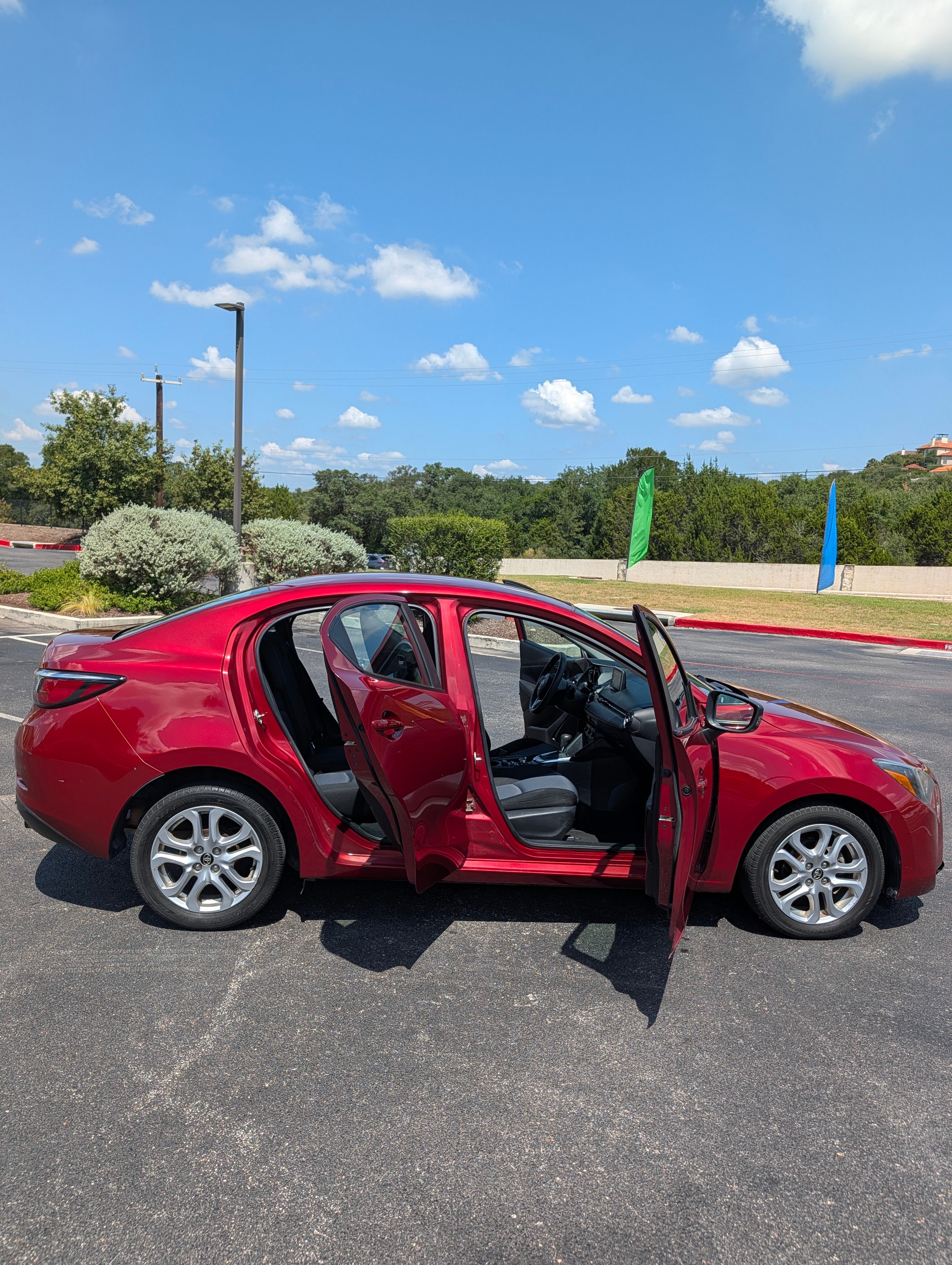 Used 2018 Toyota Yaris iA FWD image 15