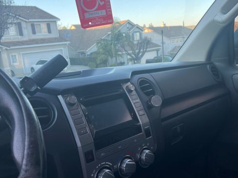 Used 2015 Toyota Tundra SR image 2