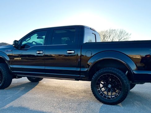 Used 2019 Ford F150 Limited w/ Trailer Tow Package image 5