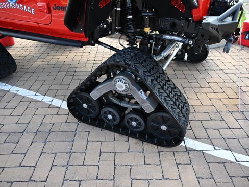 Used 2022 Jeep Wrangler Sport image 16