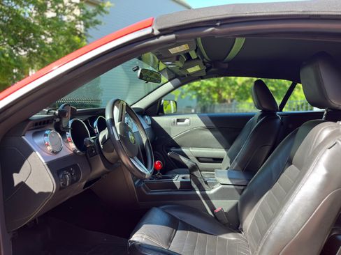 Used 2005 Ford Mustang GT RWD image 11
