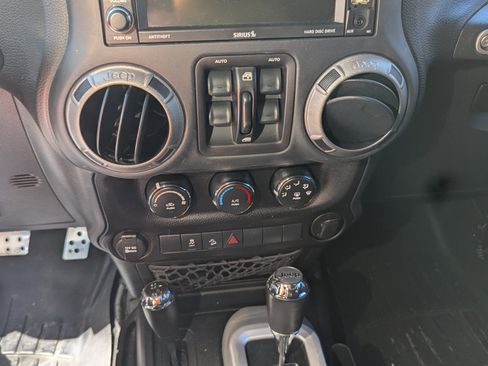 Used 2016 Jeep Wrangler Unlimited Sport image 13