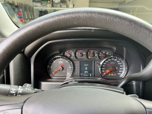 Used 2018 Chevrolet Silverado 1500 Custom w/ Custom Value Package image 20